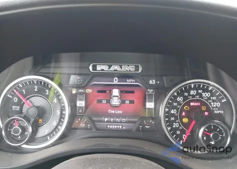 2021 Ram 1500 Big Horn 4X4 5'7 Box z USA, uszkodzony, nr VIN 1C6SRFFT9MN677700